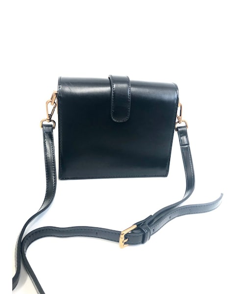 A.D.G(エーディージー)の「2strap Gold Buckle Square Bag (black)(ショルダーバッグ・レディース・ブラック・FREE)」の8枚目の写真