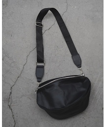 A.D.G | Black Leather Touch Saddle Bag(ショルダーバッグ)
