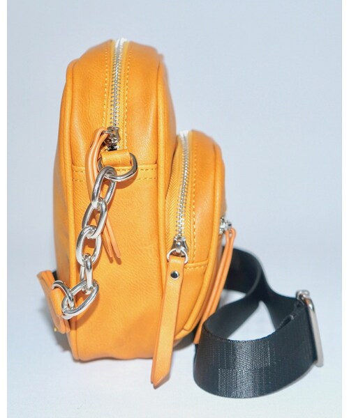 A.D.G（エーディージー）の「Silver Chain Shoulder Bag (mustard)（ショルダーバッグ）」 WEAR