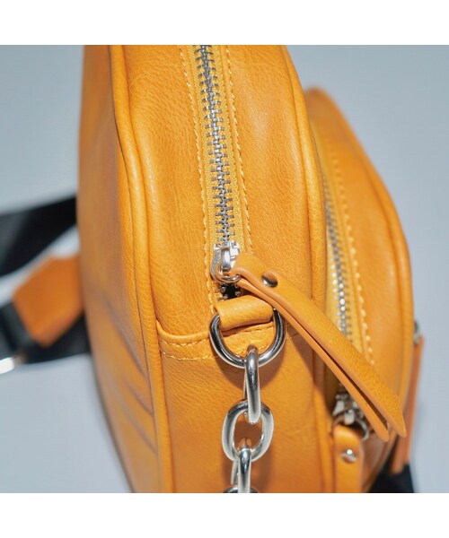 A.D.G（エーディージー）の「Silver Chain Shoulder Bag (mustard)（ショルダーバッグ）」 WEAR