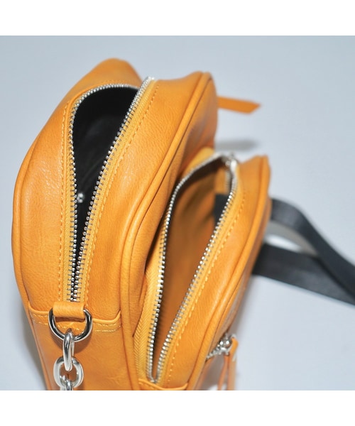 A.D.G（エーディージー）の「Silver Chain Shoulder Bag (mustard)（ショルダーバッグ）」 WEAR