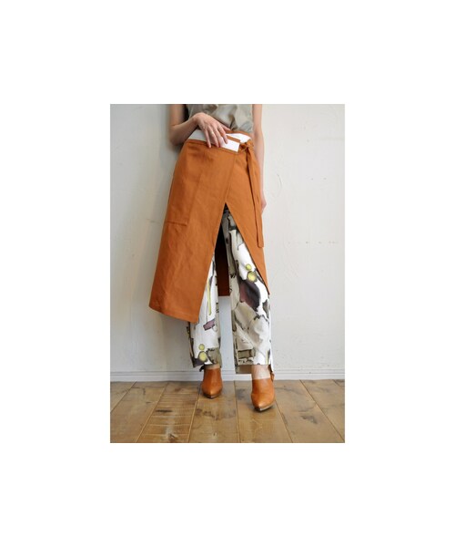 --（--）の「コットンリネンラップスカート（スカート・レディース・ブラック/ブラウン・one）」の2枚目の写真