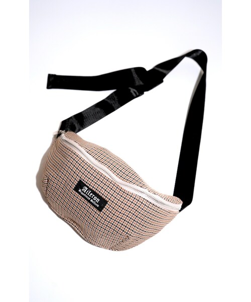 A.D.G（エーディージー）の「Gun Club Check Waist Pouch (beige)（ボディバッグ/ウエストポーチ・レディース・ベージュ・FREE）」の5枚目の写真