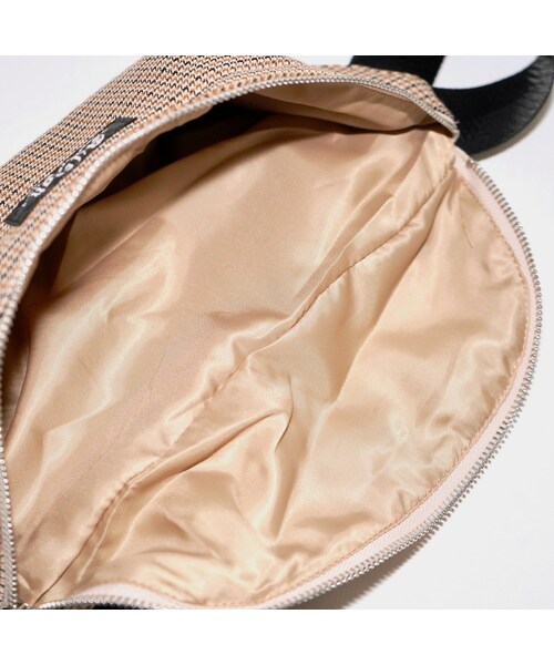A.D.G（エーディージー）の「Gun Club Check Waist Pouch (beige)（ボディバッグ/ウエストポーチ・レディース・ベージュ・FREE）」の6枚目の写真