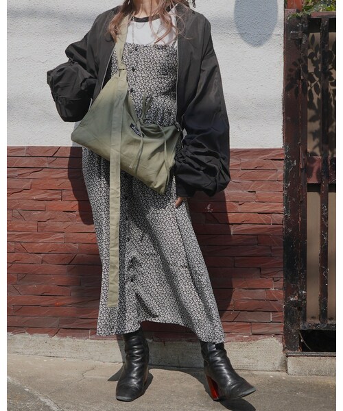 A.D.G(エーディージー)の「Balloon Sleeve Nylon Blouson (black)(ブルゾン・レディース・ブラック・FREE)」の2枚目の写真