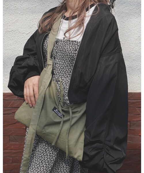 A.D.G(エーディージー)の「Balloon Sleeve Nylon Blouson (black)(ブルゾン・レディース・ブラック・FREE)」の5枚目の写真