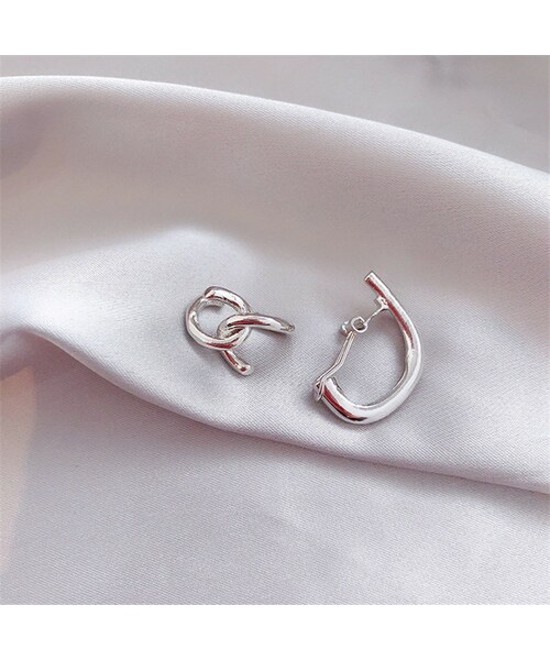 A.D.G(エーディージー)の「2type Silver Earring & Ear cuff 2P SET(イヤリング(片耳用)・レディース・シルバー・FREE)」の1枚目の写真