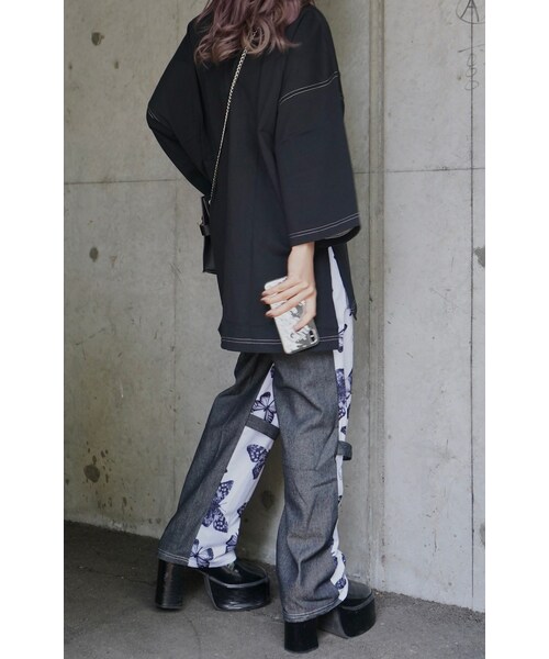 A.D.G(エーディージー)の「Butterflies&Black Denim Switching Pants(デニムパンツ・レディース・ブラック・FREE)」の2枚目の写真