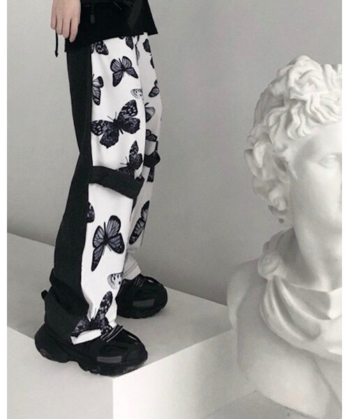 A.D.G(エーディージー)の「Butterflies&Black Denim Switching Pants(デニムパンツ・レディース・ブラック・FREE)」の5枚目の写真