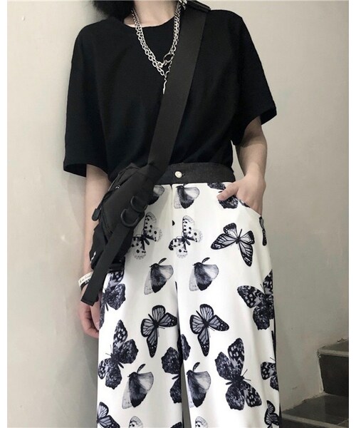 A.D.G(エーディージー)の「Butterflies&Black Denim Switching Pants(デニムパンツ・レディース・ブラック・FREE)」の6枚目の写真