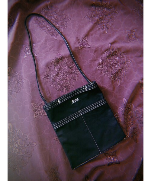A.D.G(エーディージー)の「White Stitch Many Pocket Canvas Bag (black)(ショルダーバッグ・レディース・ブラック・FREE)」の4枚目の写真