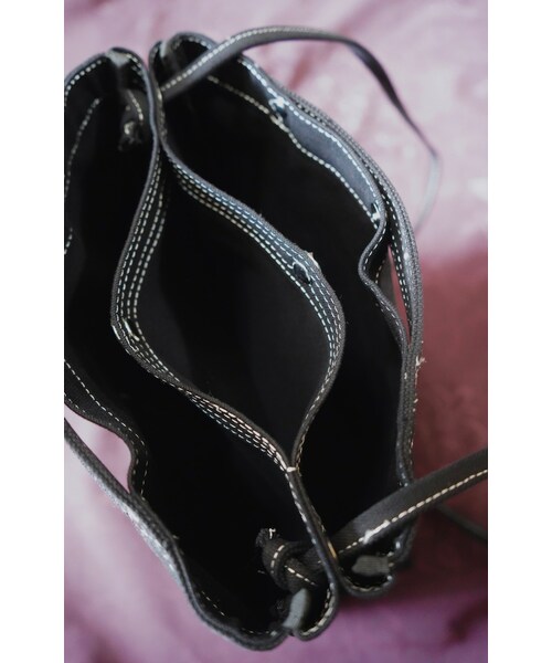 A.D.G(エーディージー)の「White Stitch Many Pocket Canvas Bag (black)(ショルダーバッグ・レディース・ブラック・FREE)」の6枚目の写真