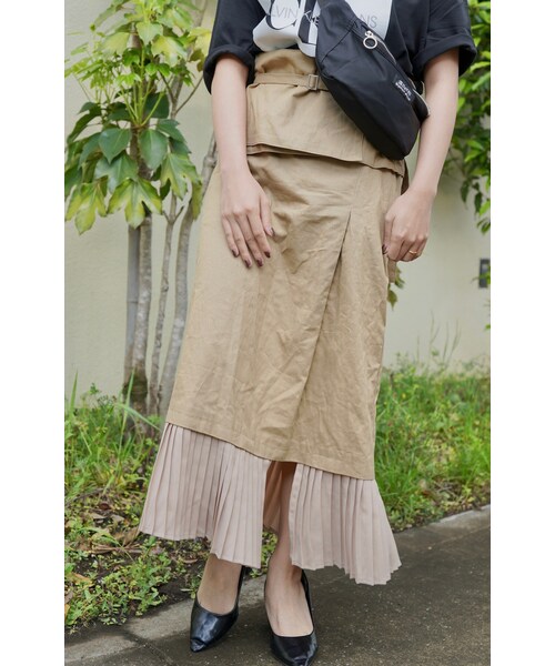 A.D.G（エーディージー）の「Pleats Switching Chino Long Skirt *with Belt (beige)（スカート・レディース・ベージュ・FREE）」の2枚目の写真