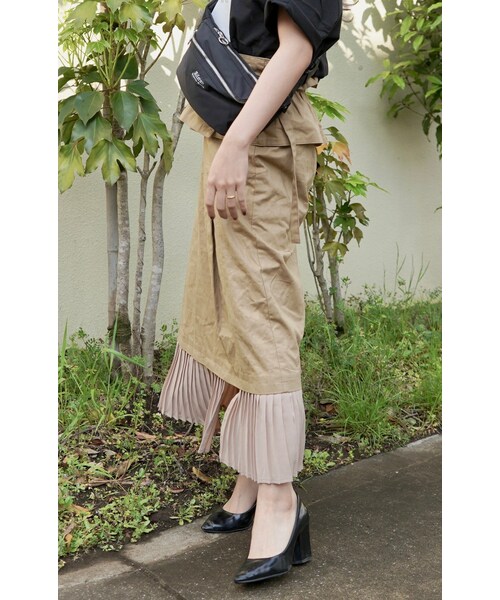 A.D.G（エーディージー）の「Pleats Switching Chino Long Skirt *with Belt (beige)（スカート・レディース・ベージュ・FREE）」の3枚目の写真