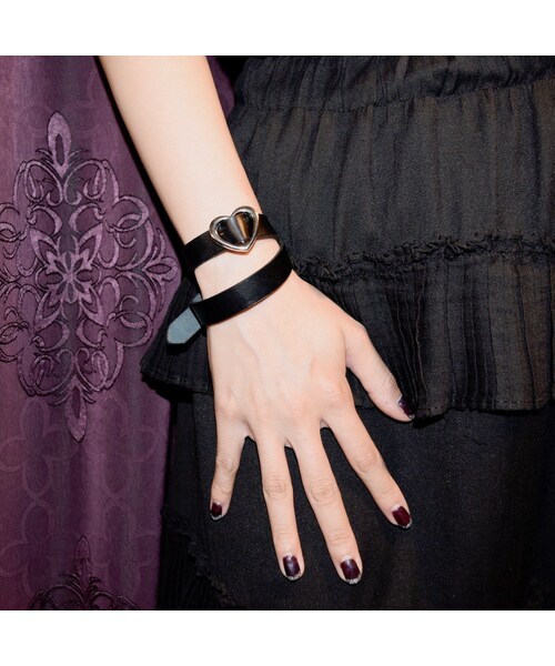 A.D.G(エーディージー)の「SILVER HEART MOTIF CHOKER&BRACELET(チョーカー・レディース・ブラック・FREE)」の2枚目の写真