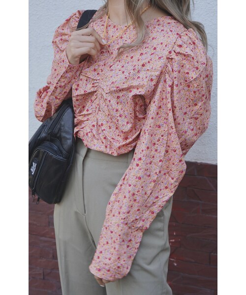 A.D.G（エーディージー）の「Flower Puffshoulder Tops (pink)（シャツ/ブラウス・レディース・ピンク・FREE）」の4枚目の写真