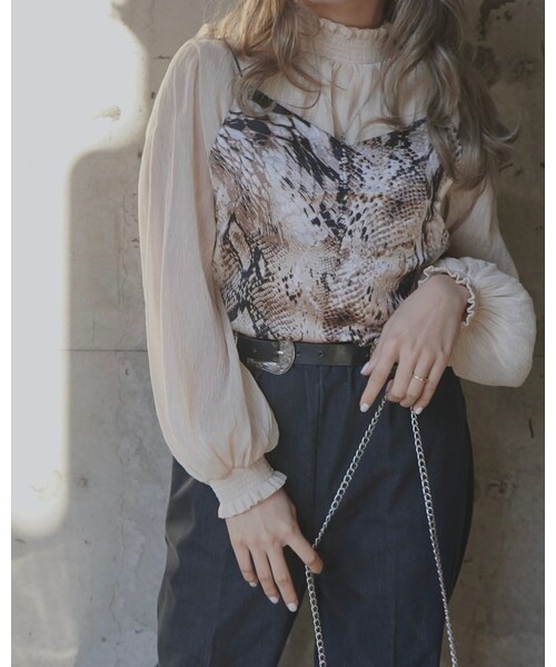 A.D.G（エーディージー）の「Balloonsleeve Chiffon High Neck Tops (ecru)（シャツ/ブラウス・レディース・ベージュ・FREE）」の3枚目の写真