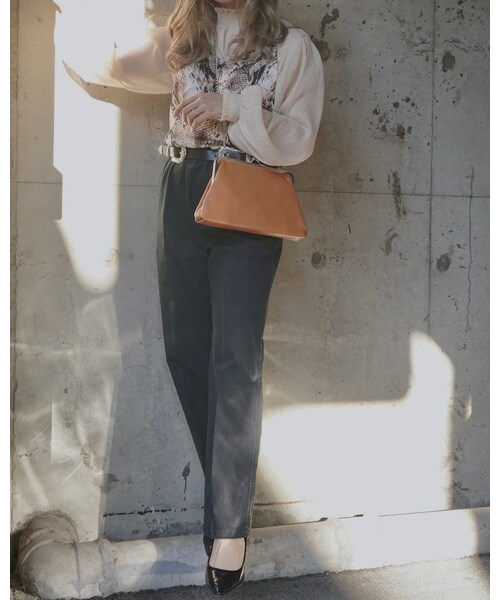 A.D.G（エーディージー）の「Balloonsleeve Chiffon High Neck Tops (ecru)（シャツ/ブラウス・レディース・ベージュ・FREE）」の4枚目の写真