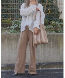 Pin-Tuck Flare Slit Pants  (beige)