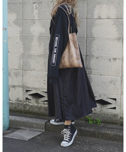 A.D.G（エーディージー）の「Photo&Box Logo Sleeve L/S Big TEE (black)（Tシャツ/カットソー・レディース・ブラック・FREE）」の5枚目の写真