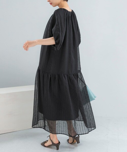 URBAN RESEARCH ROSSO（アーバンリサーチロッソ）の「シアーストライプボリュームスリーブワンピース（ワンピース・レディース・IVORY/BLACK・Free）」の17枚目の写真