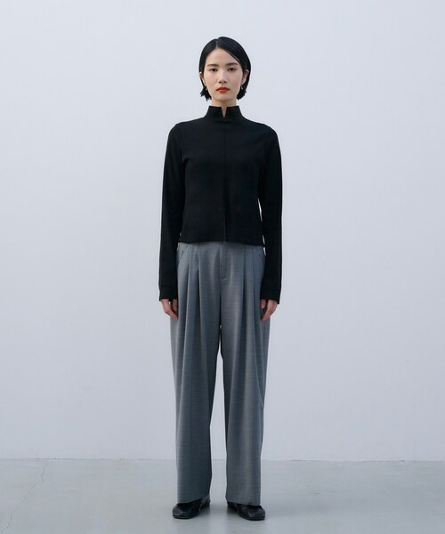 SIWEM（シウム）の「CENTER SLIT TWO WAY NECK TOPS（Tシャツ/カットソー・レディース・ブラック・F）」の2枚目の写真