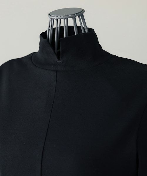 SIWEM（シウム）の「CENTER SLIT TWO WAY NECK TOPS（Tシャツ/カットソー・レディース・ブラック・F）」の7枚目の写真