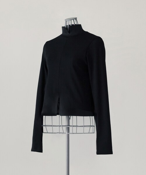 SIWEM（シウム）の「CENTER SLIT TWO WAY NECK TOPS（Tシャツ/カットソー・レディース・ブラック・F）」の9枚目の写真