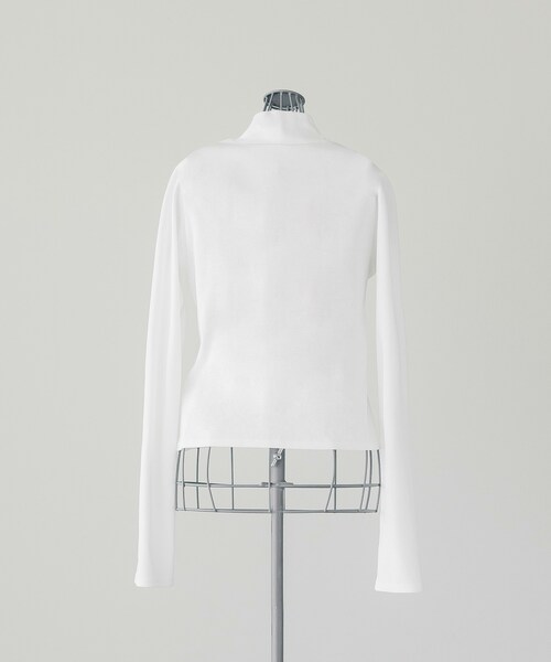 SIWEM（シウム）の「CENTER SLIT TWO WAY NECK TOPS（Tシャツ