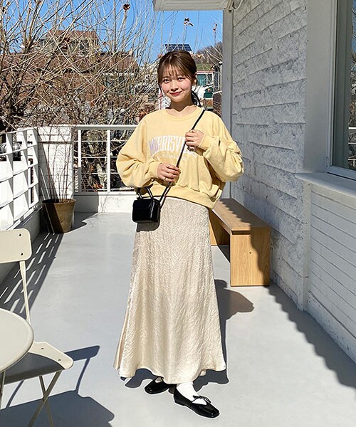 DHOLIC(ディーホリック)の「サテンマーメイドスカート(スカート・レディース・ベージュ・FREE)」の1枚目の写真