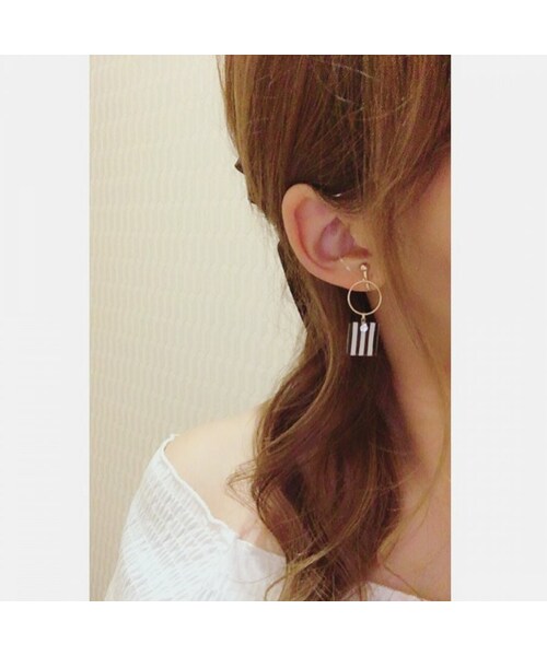 A.D.G(エーディージー)の「Square stripe hoop pierce/earring(ピアス(両耳用)・レディース・その他・FREE)」の2枚目の写真