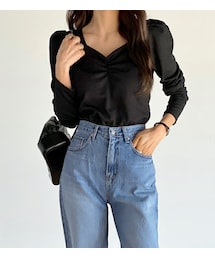 DHOLIC（ディーホリック）の「ハートネックギャザー長袖Tシャツ（シャツ/ブラウス）」