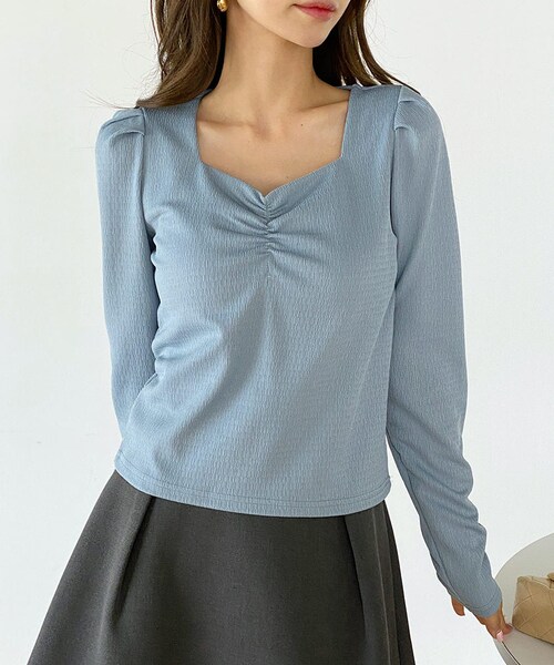 DHOLIC（ディーホリック）の「ハートネックギャザー長袖Tシャツ（シャツ/ブラウス・レディース・ブラック/アイボリー/クリーム/ディープスカイブルー/モカ/ピンク・FREE）」の5枚目の写真