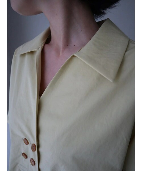 neam(ニーム)の「shape button tops(シャツ/ブラウス・レディース・イエロー・free)」の3枚目の写真