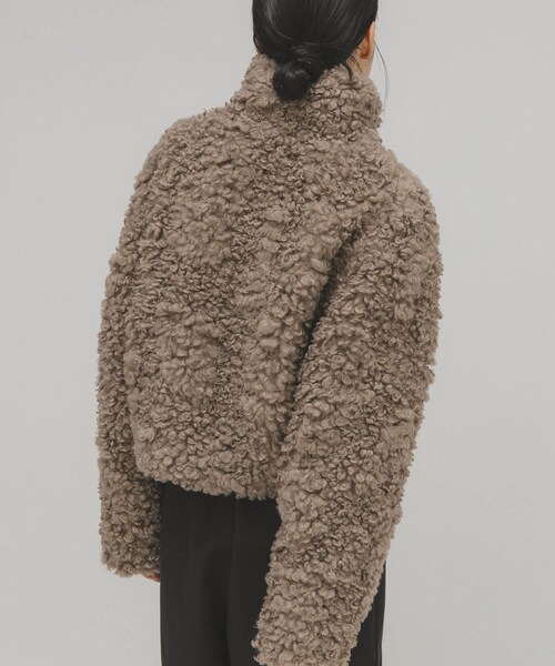 KBF（ケイビーエフ）の「フォルムボアジャケット（テーラードジャケット・レディース・SOY/MATCHA/GREIGE・One）」の17枚目の写真