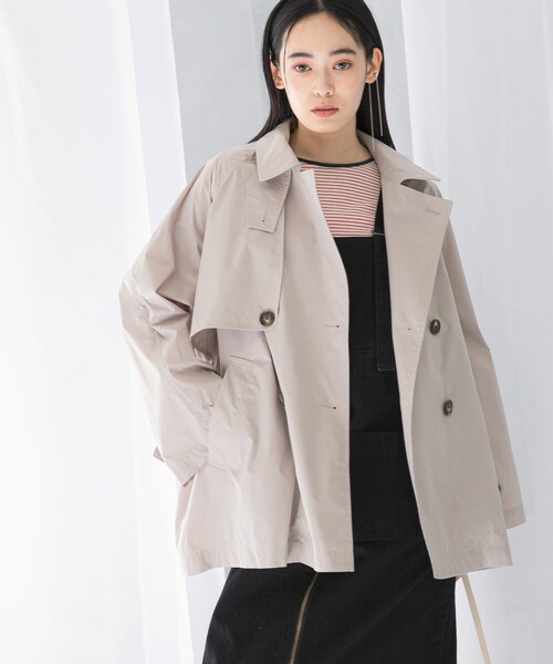 URBAN RESEARCH ROSSO（アーバンリサーチロッソ）の「『WEB/一部店舗限定』撥水ショートトレンチコート（ステンカラーコート・レディース・L/BEIGE/NAVY・FREE）」の9枚目の写真