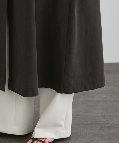 ADAM ET ROPE'（アダムエロペ）の「【WEB限定】エフォートレスステンカラーコート（トレンチコート・レディース・チャコール/ベージュ・F）」の21枚目の写真