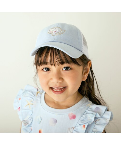 SLAP SLIP(スラップスリップ)の「キラキラスパンコールオーガンジーモチーフリボン付きメッシュキャップ(52~54cm)(キャップ・キッズ・ブルー/ピンク・M(54cm))」の1枚目の写真