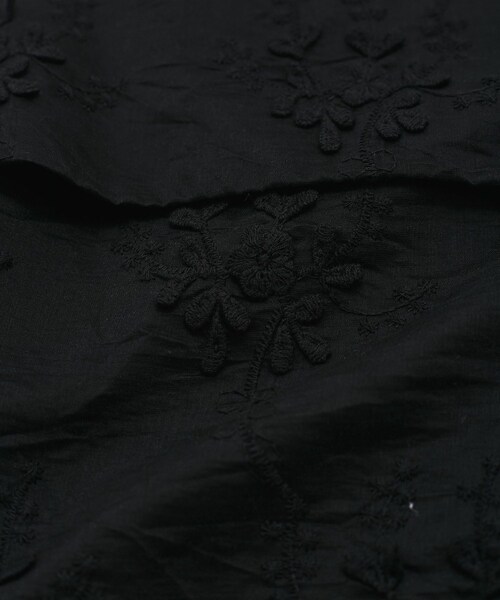 VIS（ビス）の「立体フラワービスチェ（キャミソール・レディース・ブラック/ホワイト・F）」の10枚目の写真