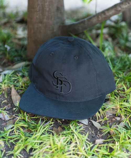 URBAN RESEARCH DOORS（アーバンリサーチドアーズ）の「『別注』SASSAFRAS×DOORS　SFD Logo Cap（キャップ・メンズ・Black・one）」の2枚目の写真