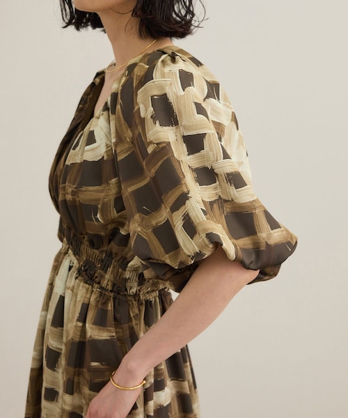 ROPE'(ロペ)の「スクエア ジオメトリックプリントワンピース/洗える(ドレス・レディース・ダークブラウン/ブルー・F)」の20枚目の写真