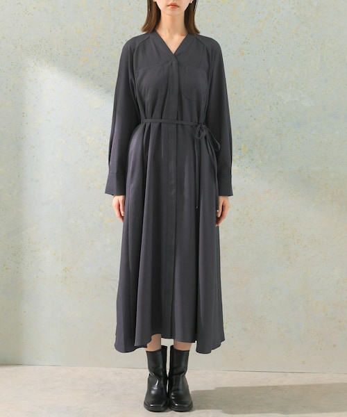 ポケットデザインVネックワンピース