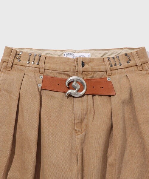 ADAM ET ROPE'(アダムエロペ)の「【DAIRIKU/ダイリク】D Buckle Super Wide Chino Pants(チノパンツ・メンズ・ブラック/ベージュ・M/S)」の6枚目の写真