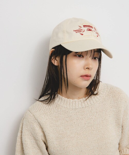 KBF（ケイビーエフ）の「バイカラーエンブロイダリーCAP（キャップ・レディース・IVORY/MOSS GREEN/NAVY・one）」の7枚目の写真
