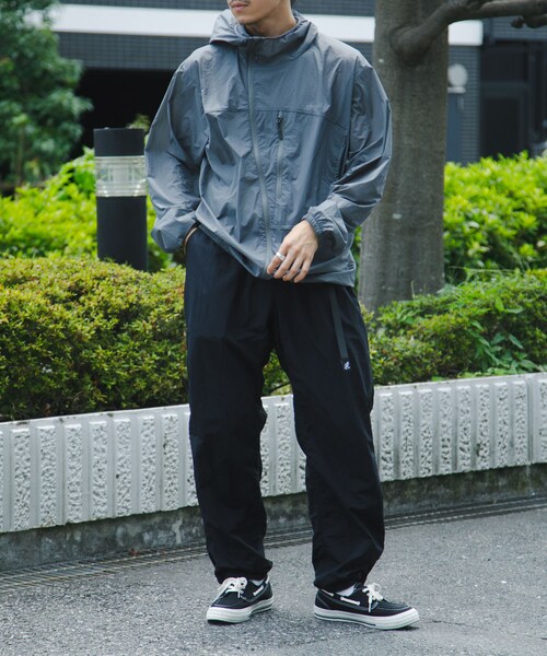 URBAN RESEARCH（アーバンリサーチ）の「Afterglow　15D CORDURA EDC HOODIE（パーカー・メンズ・CHARCOAL/BLACK・L/XL）」の20枚目の写真