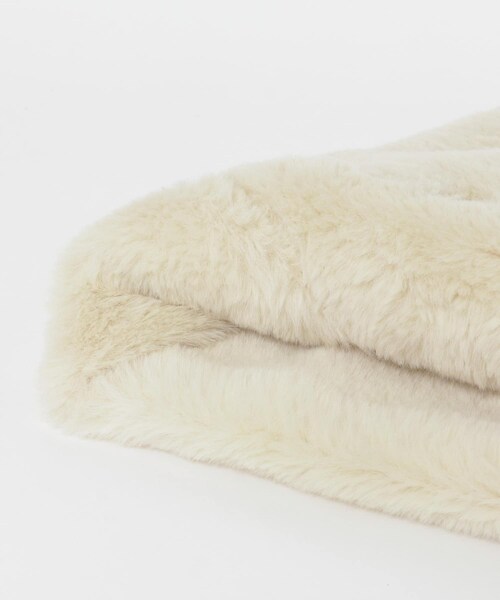 URBAN RESEARCH（アーバンリサーチ）の「ファースヌード（ネックウォーマー/スヌード・レディース・IVORY/GREGE/CHARCOAL・FREE）」の7枚目の写真