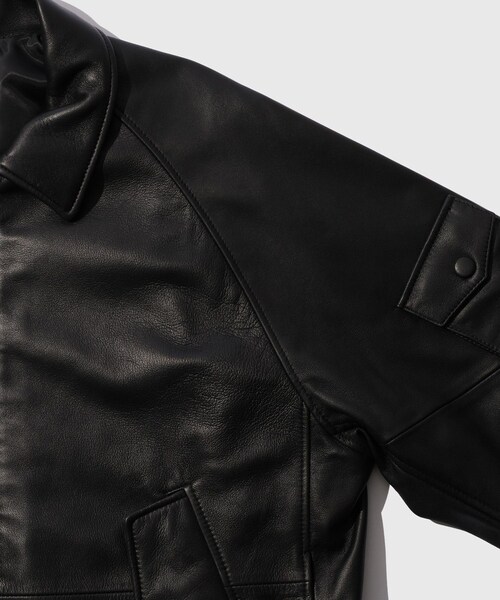 ADAM ET ROPE'（アダムエロペ）の「【CCU/シーシーユー】A-1 JACKET（その他アウター・メンズ・ブラック・1/2）」の6枚目の写真