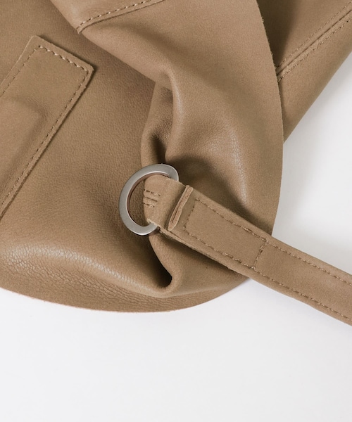 URBAN RESEARCH（アーバンリサーチ）の「Morphee　3WAY MEDIUM TOTE（トートバッグ・メンズ・GREIGE/BLACK/CAMEL/DARK CHOCO・FREE）」の18枚目の写真