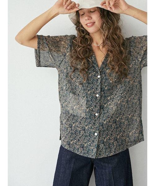 Ungrid（アングリッド）の「シアーフラワーハーフスリーブシャツ（シャツ/ブラウス・レディース・レッド/グリーン/ブルー・F）」の3枚目の写真