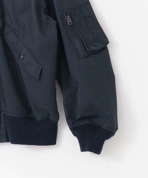 URBAN RESEARCH（アーバンリサーチ）の「CIOTA　スビンコットンナイロンツイルフライトジャケット（MA-1・レディース・ブラック/ネイビー・FREE）」の17枚目の写真